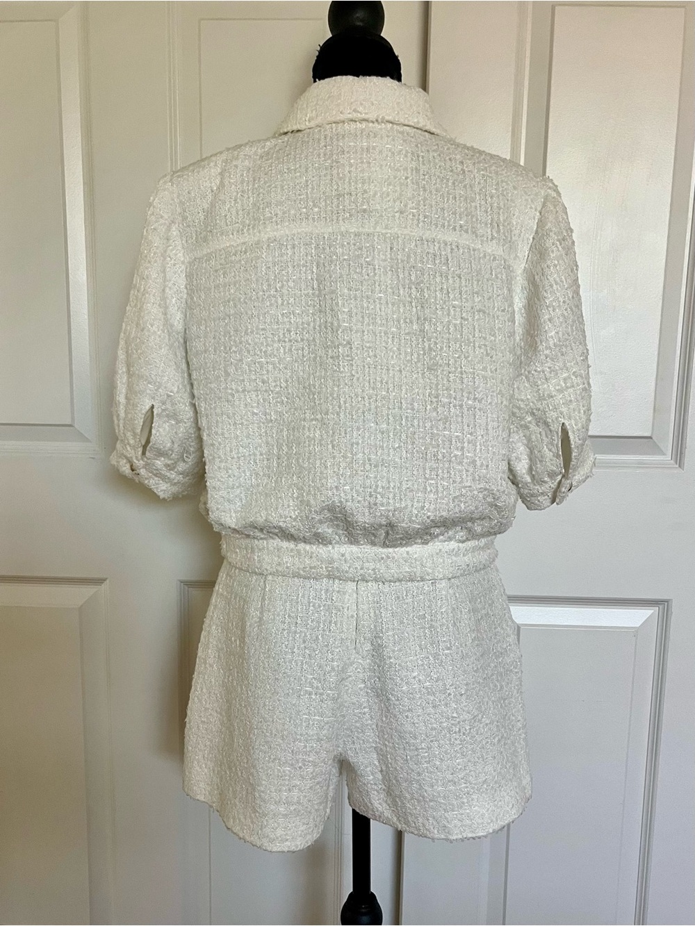 L'AGENCE “Cove” White Tweed Cropped Jacket and Matching Shorts - Picture 5 of 9